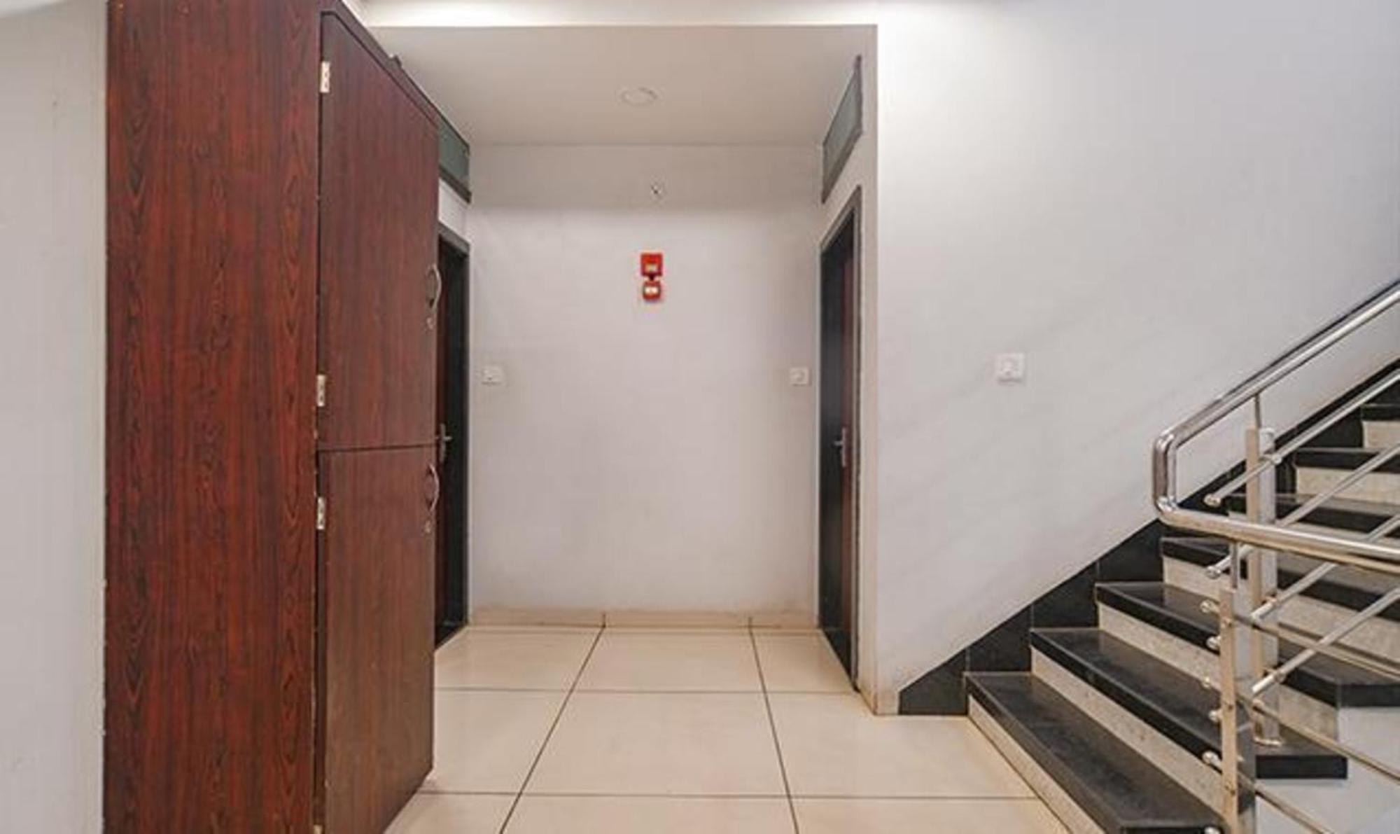 Hotel Fabexpress Sagar Sky Indore Esterno foto